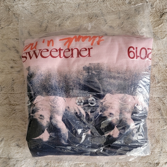 Live in Europe 1993 Crewneck - 2XL - Ariana Grande - Picture 8 of 13